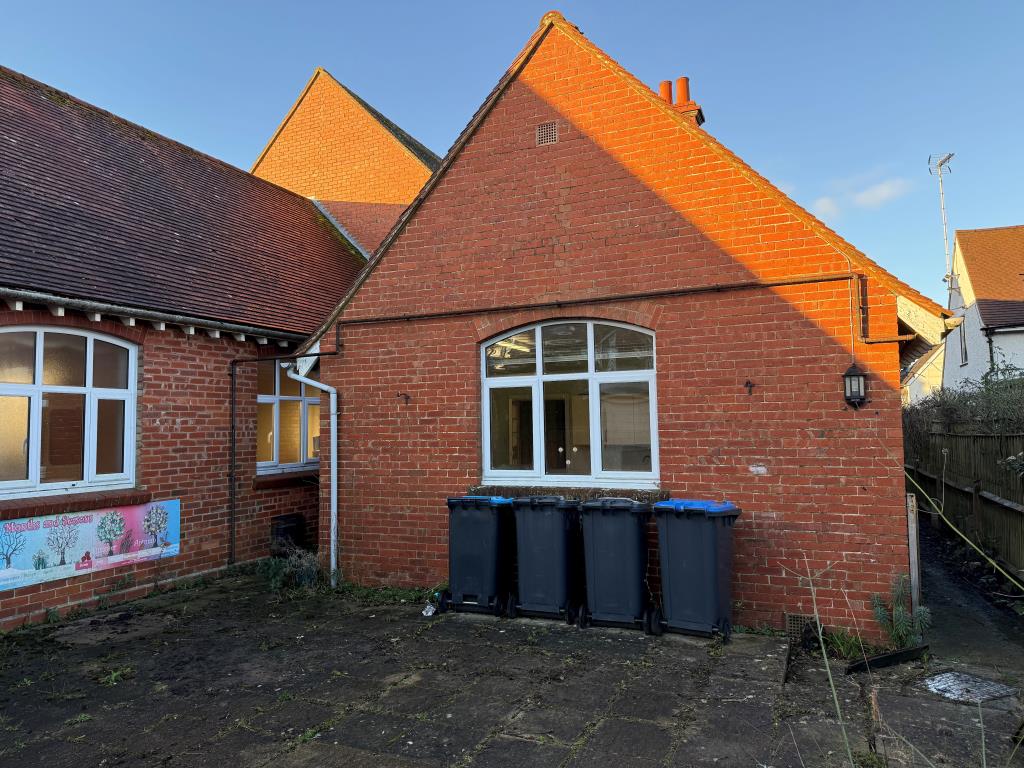 Lot: 39 - FORMER METHODIST CHURCH WITH POTENTIAL - Rear of building with yard area